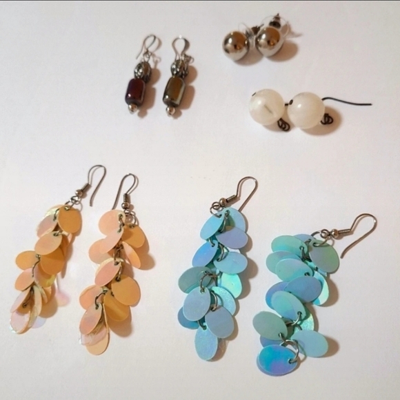 Bundle of 5 Pair of Earrings - Picture 2 of 2